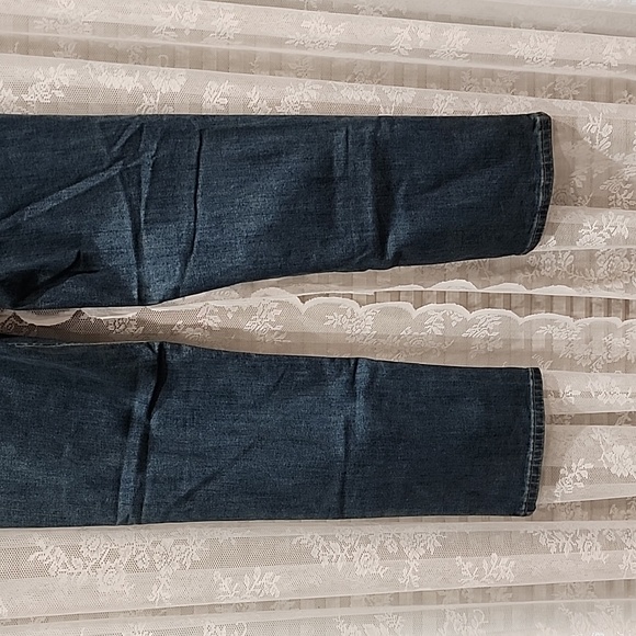 NWT ABERCROMBIE & FITCH "The 90's Straight Ultra High Rise" Jeans - Picture 9 of 10